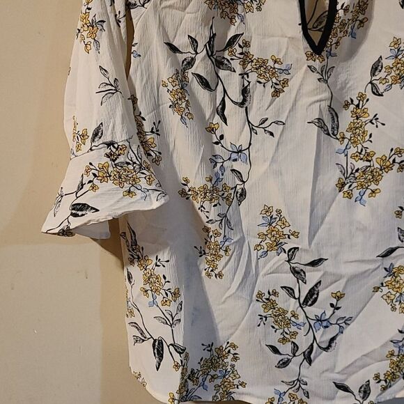 Maurice's top   - Picture 2 of 6